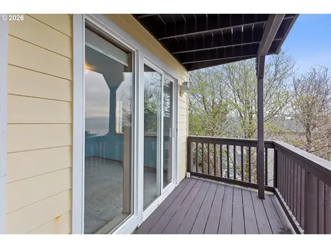 2660 SW Anchor Avenue Lincoln City OR 97367