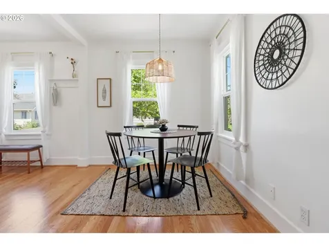 642 NE Holland Street Portland OR 97211