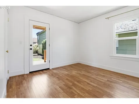 642 NE Holland Street Portland OR 97211