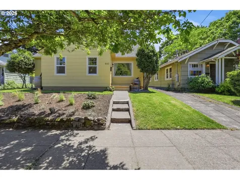 642 NE Holland Street Portland OR 97211