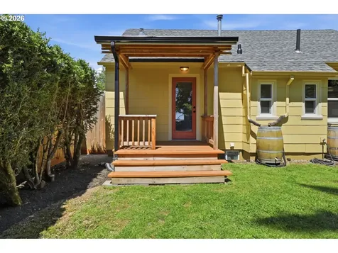 642 NE Holland Street Portland OR 97211