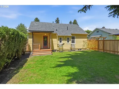642 NE Holland Street Portland OR 97211