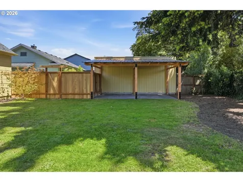 642 NE Holland Street Portland OR 97211