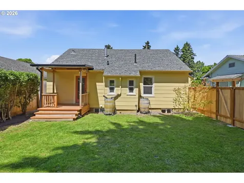 642 NE Holland Street Portland OR 97211