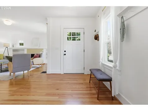 642 NE Holland Street Portland OR 97211