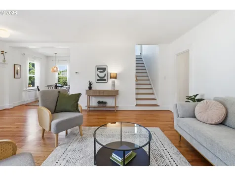 642 NE Holland Street Portland OR 97211