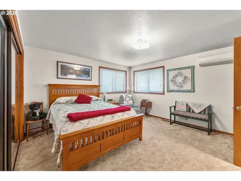 864 Larkspur Lane Oakland OR 97462