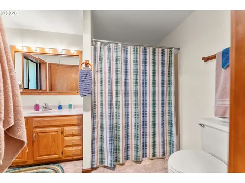 864 Larkspur Lane Oakland OR 97462