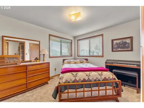 864 Larkspur Lane Oakland OR 97462