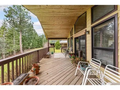 864 Larkspur Lane Oakland OR 97462