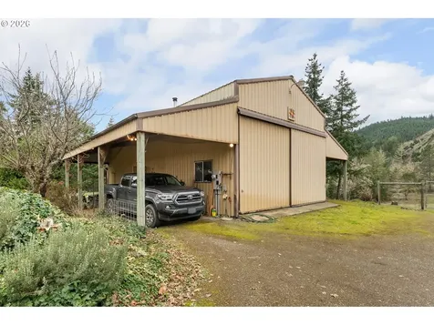 864 Larkspur Lane Oakland OR 97462