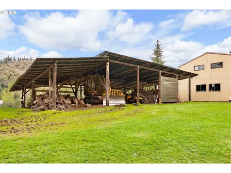 864 Larkspur Lane Oakland OR 97462