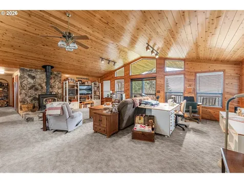 864 Larkspur Lane Oakland OR 97462