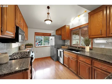 3426 Breezewood Avenue Eugene OR 97405
