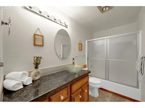 3426 Breezewood Avenue Eugene OR 97405