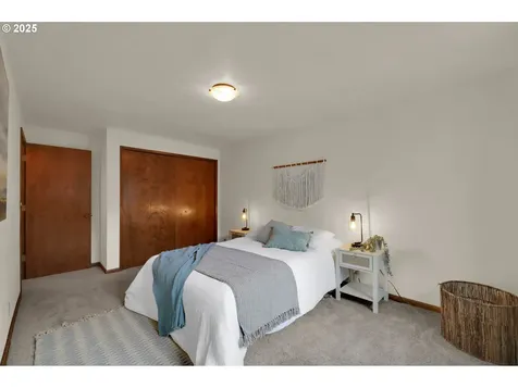 3426 Breezewood Avenue Eugene OR 97405