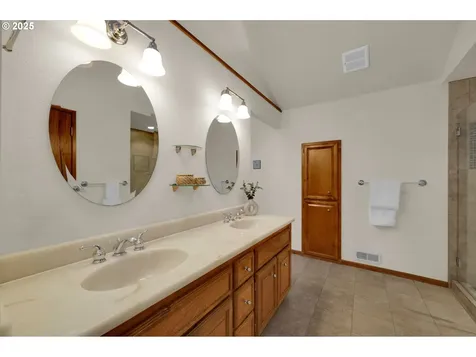 3426 Breezewood Avenue Eugene OR 97405