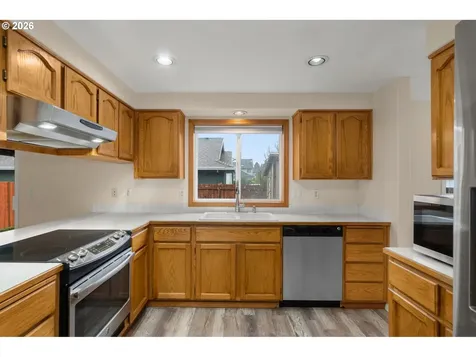 806 SE 73rd Avenue Hillsboro OR 97123