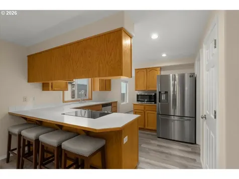 806 SE 73rd Avenue Hillsboro OR 97123