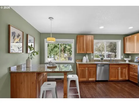 4695 SW Flower Place Portland OR 97221