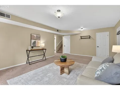 4695 SW Flower Place Portland OR 97221