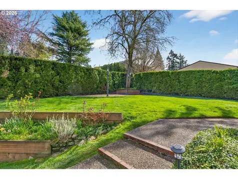 4695 SW Flower Place Portland OR 97221