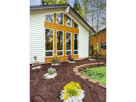 3943 NE Azalea Street Hillsboro OR 97124