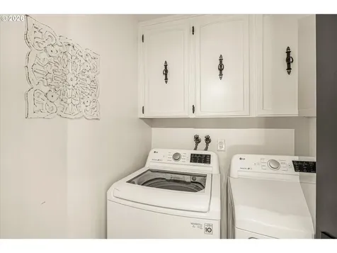 3943 NE Azalea Street Hillsboro OR 97124