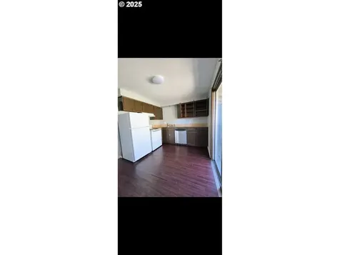 587 W Berdine Street Roseburg OR 97471