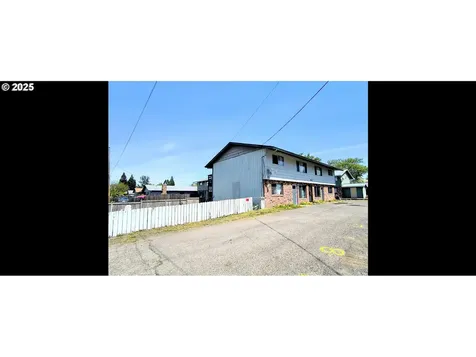 587 W Berdine Street Roseburg OR 97471