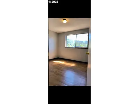 587 W Berdine Street Roseburg OR 97471