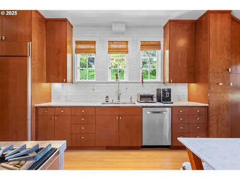 2844 SW Hillsboro Street Portland OR 97239