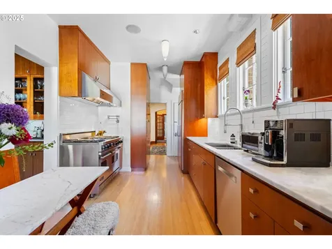 2844 SW Hillsboro Street Portland OR 97239
