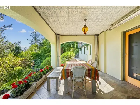 2844 SW Hillsboro Street Portland OR 97239