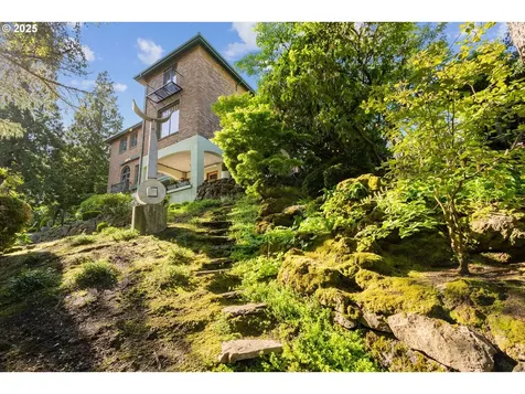 2844 SW Hillsboro Street Portland OR 97239
