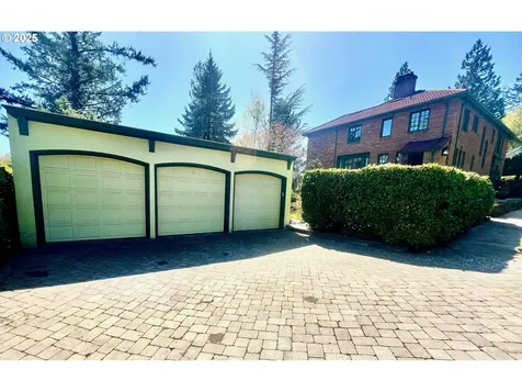2844 SW Hillsboro Street Portland OR 97239