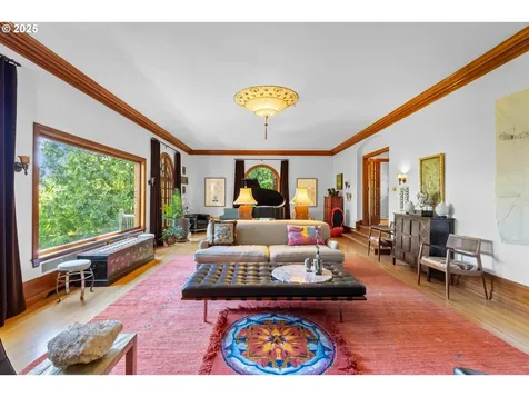 2844 SW Hillsboro Street Portland OR 97239