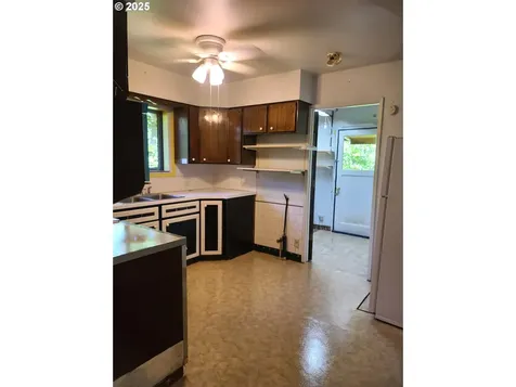 902 Coal Creek Road Longview WA 98632