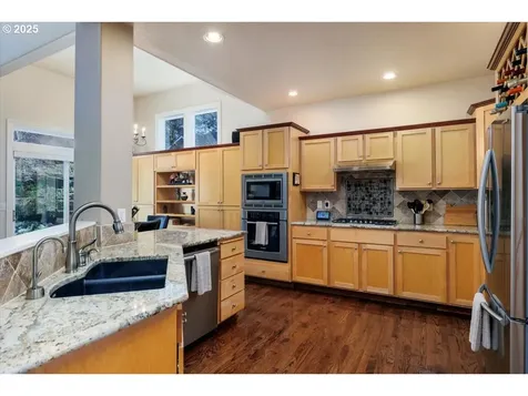 204 NW 93rd Place Portland OR 97229