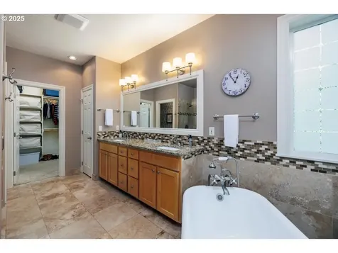 204 NW 93rd Place Portland OR 97229