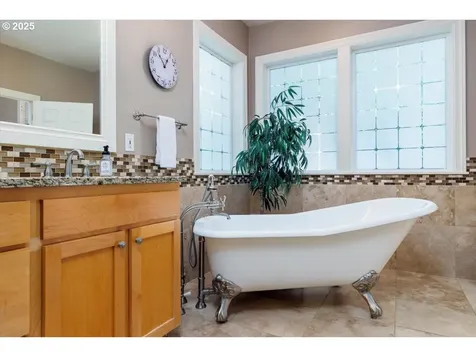204 NW 93rd Place Portland OR 97229
