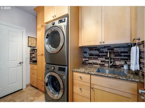 204 NW 93rd Place Portland OR 97229