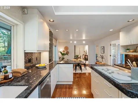 2820 SW Garden View Place Portland OR 97225