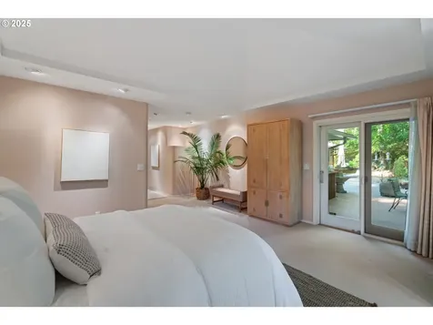 2820 SW Garden View Place Portland OR 97225