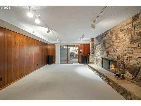 2820 SW Garden View Place Portland OR 97225