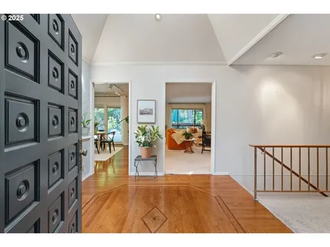 2820 SW Garden View Place Portland OR 97225