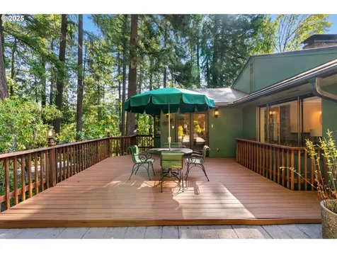 2820 SW Garden View Place Portland OR 97225