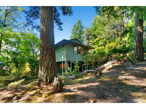 2820 SW Garden View Place Portland OR 97225