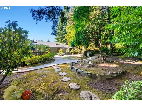 2820 SW Garden View Place Portland OR 97225