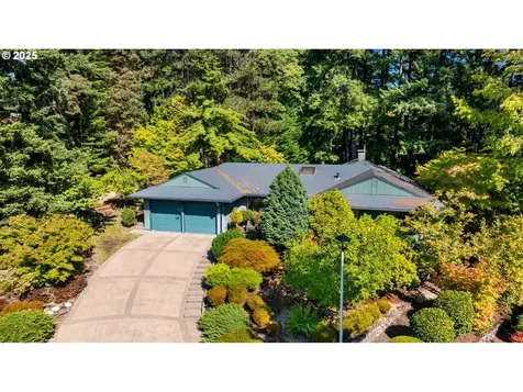 2820 SW Garden View Place Portland OR 97225